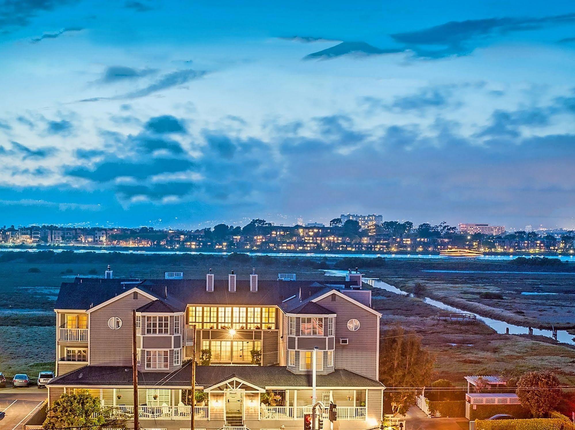Hotel At Playa Del Rey 3*